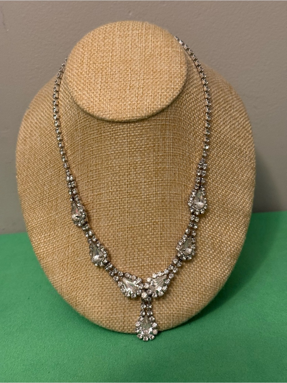 Vintage Rhinestone Sparkling Teardrop Crystal Festoon Necklace - Silver Tone